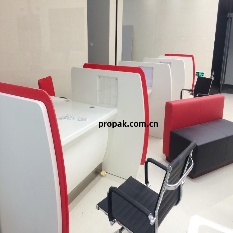 工廠按需(xu)制(zhi)作 人造石(shi)板(ban)材 承接(jie)銀(yin)行(xing)人造石(shi)產(chan)品裝修工程 接待(dai)臺