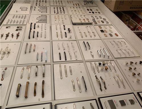 家居(ju)建材 漢口建材 武(wu)昌郁金香墻紙(zhi)布藝 查(zha)看