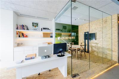 北(bei)京辦公室軟裝設計夠(gou)好(hao)才(cai)能吸(xi)引人才