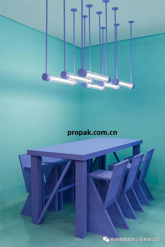 現(xian)代(dai)產品設(she)計色(se)彩搭(da)配(pei)在(zai)裝飾(shi)工(gong)程(cheng)設計(ji)中(zhong)的應(ying)用